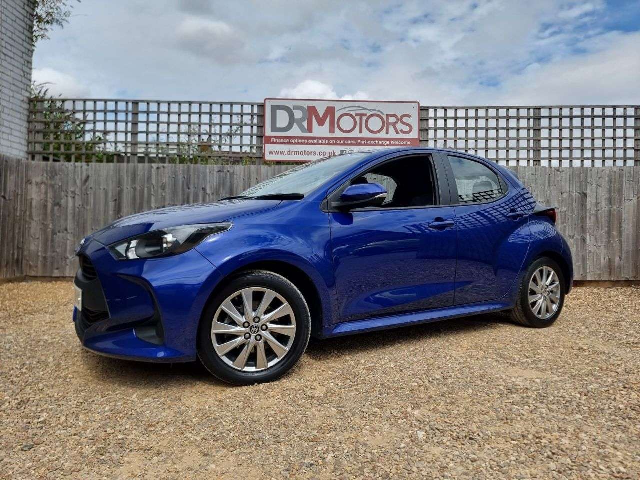 A 2023 TOYOTA YARIS 1.5 VVT-h Icon Hatchback 5dr Petrol Hybrid E-CVT Euro 6 (s/s) (116 ps) APPL A 2023 TOYOTA YARIS 1.5 VVT-h Icon Hatchback 5dr Petrol Hybrid E-CVT Euro 6 (s/s) (116 ps) APPL