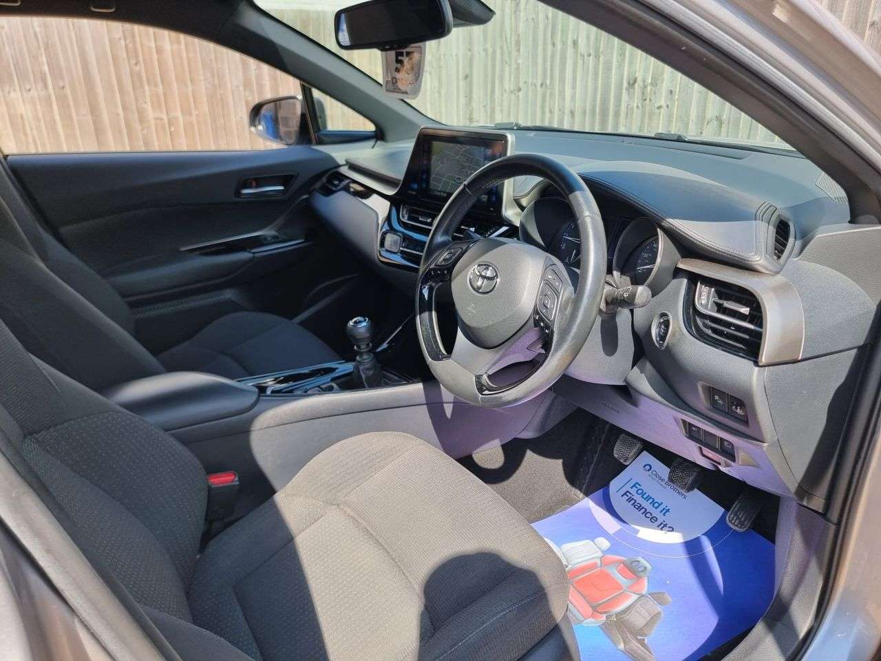 A 2019 TOYOTA C-HR 1.2 VVT-i Design SUV 5dr Petrol Manual Euro 6 (s/s) (116 ps) + SAT NAV + R/ A 2019 TOYOTA C-HR 1.2 VVT-i Design SUV 5dr Petrol Manual Euro 6 (s/s) (116 ps) + SAT NAV + R/