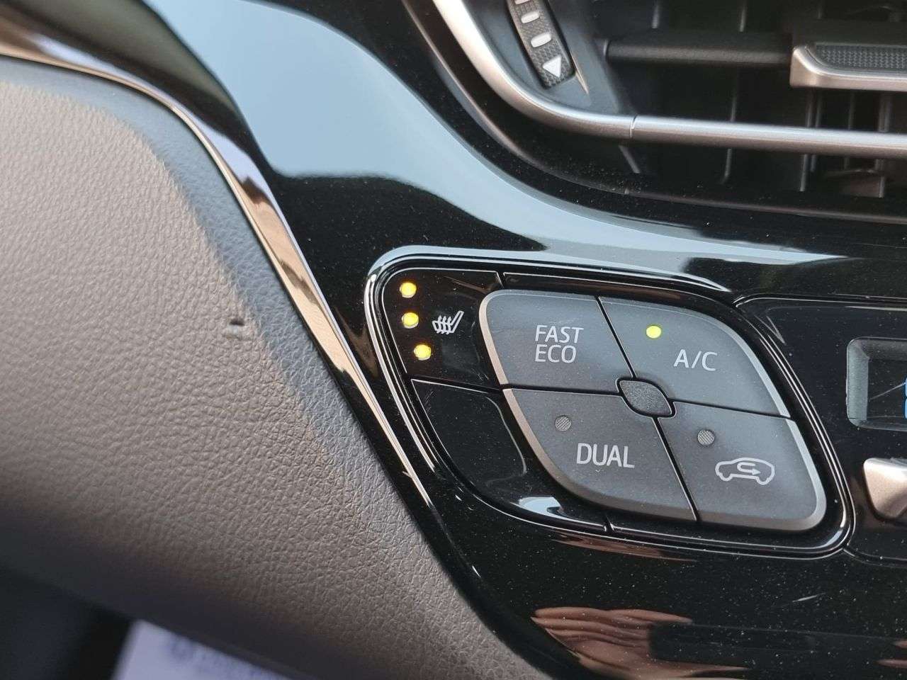 2019 TOYOTA C-HR 2019 TOYOTA C-HR