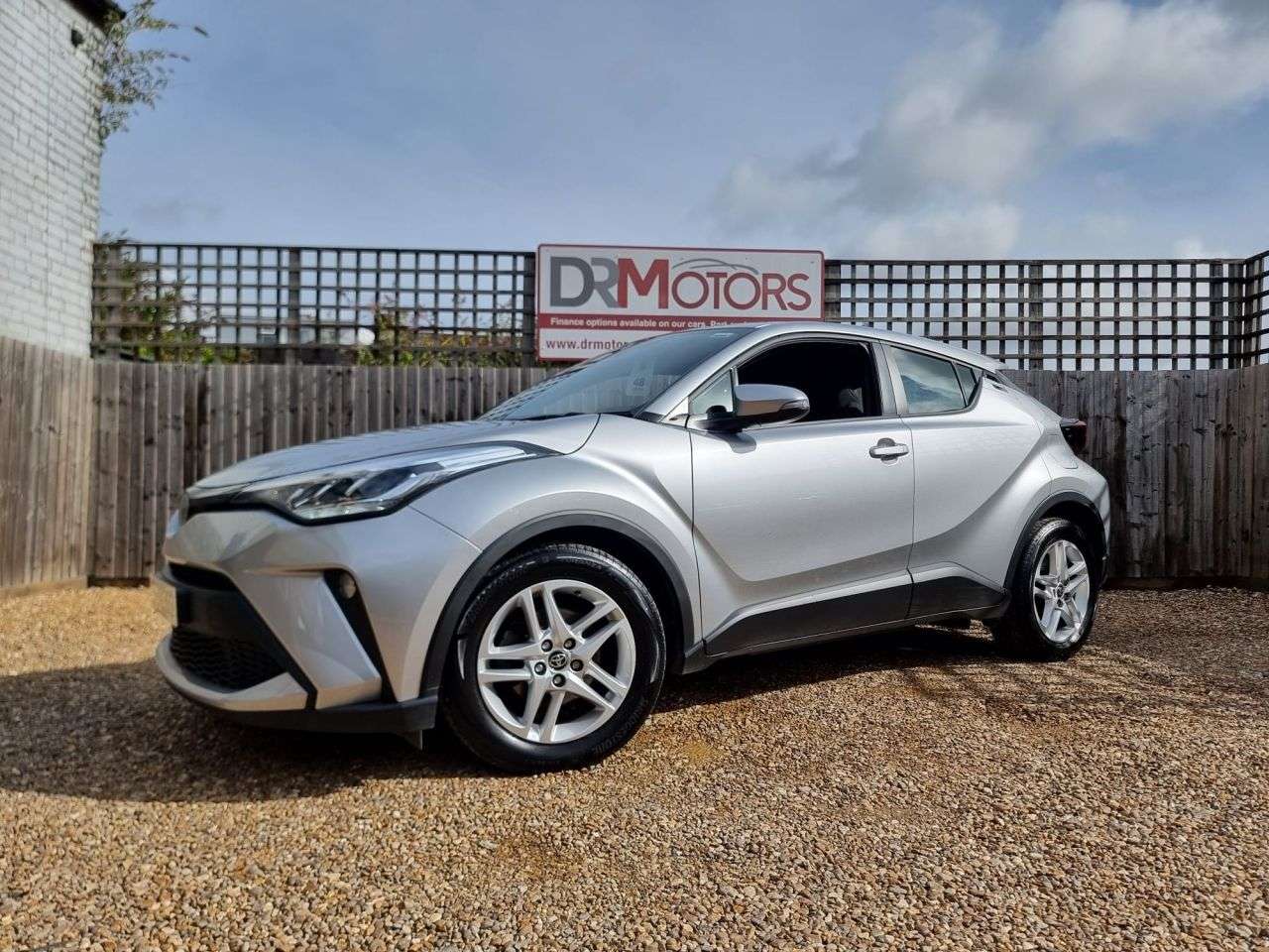 A 2023 TOYOTA C-HR 1.8 VVT-h GPF Icon SUV 5dr Petrol Hybrid CVT Euro 6 (s/s) (122 ps) R/CAMERA A 2023 TOYOTA C-HR 1.8 VVT-h GPF Icon SUV 5dr Petrol Hybrid CVT Euro 6 (s/s) (122 ps) R/CAMERA