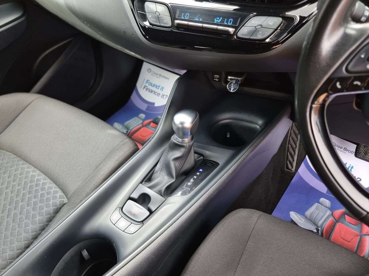 2023 TOYOTA C-HR 2023 TOYOTA C-HR