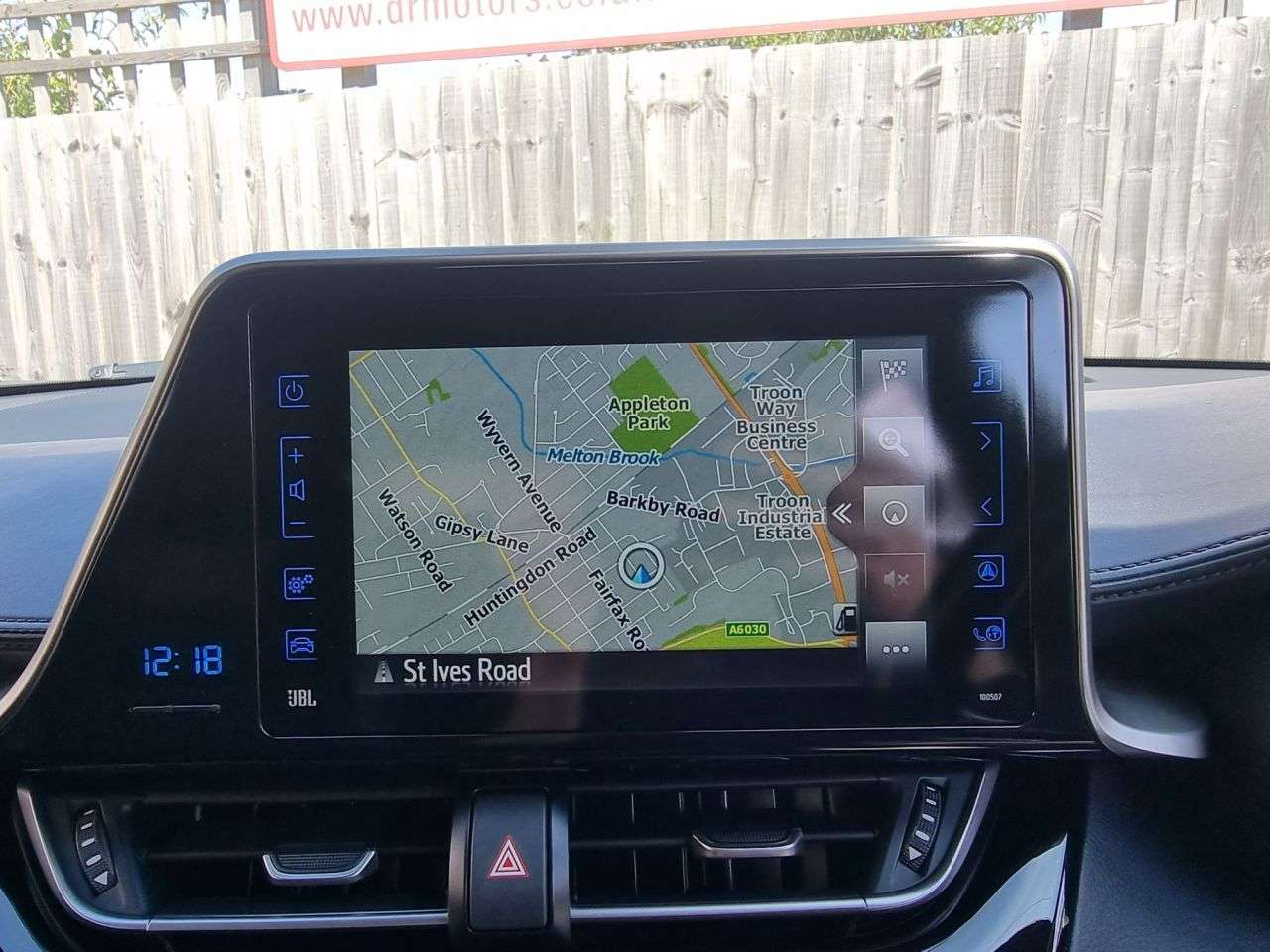 A 2019 TOYOTA C-HR 1.8 VVT-h Lime Edition SUV 5dr Petrol Hybrid CVT Euro 6 (s/s) (122 ps) SAT A 2019 TOYOTA C-HR 1.8 VVT-h Lime Edition SUV 5dr Petrol Hybrid CVT Euro 6 (s/s) (122 ps) SAT