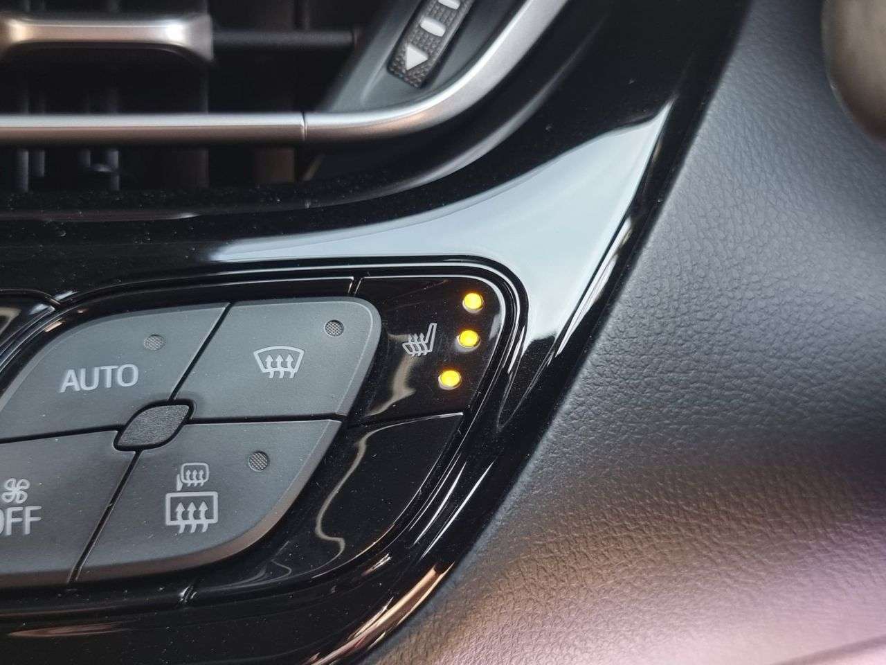 2019 TOYOTA C-HR 2019 TOYOTA C-HR