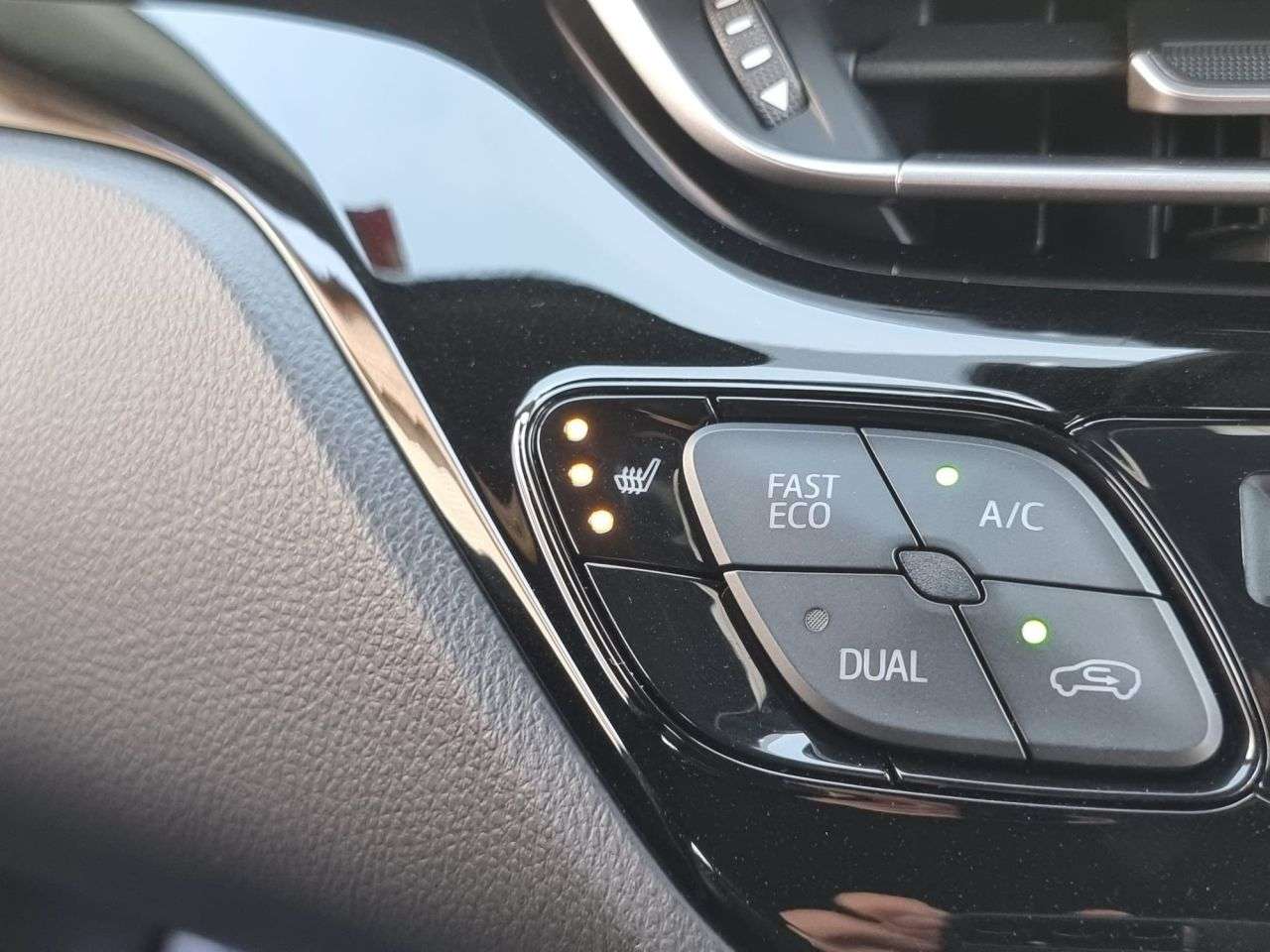 2019 TOYOTA C-HR 2019 TOYOTA C-HR