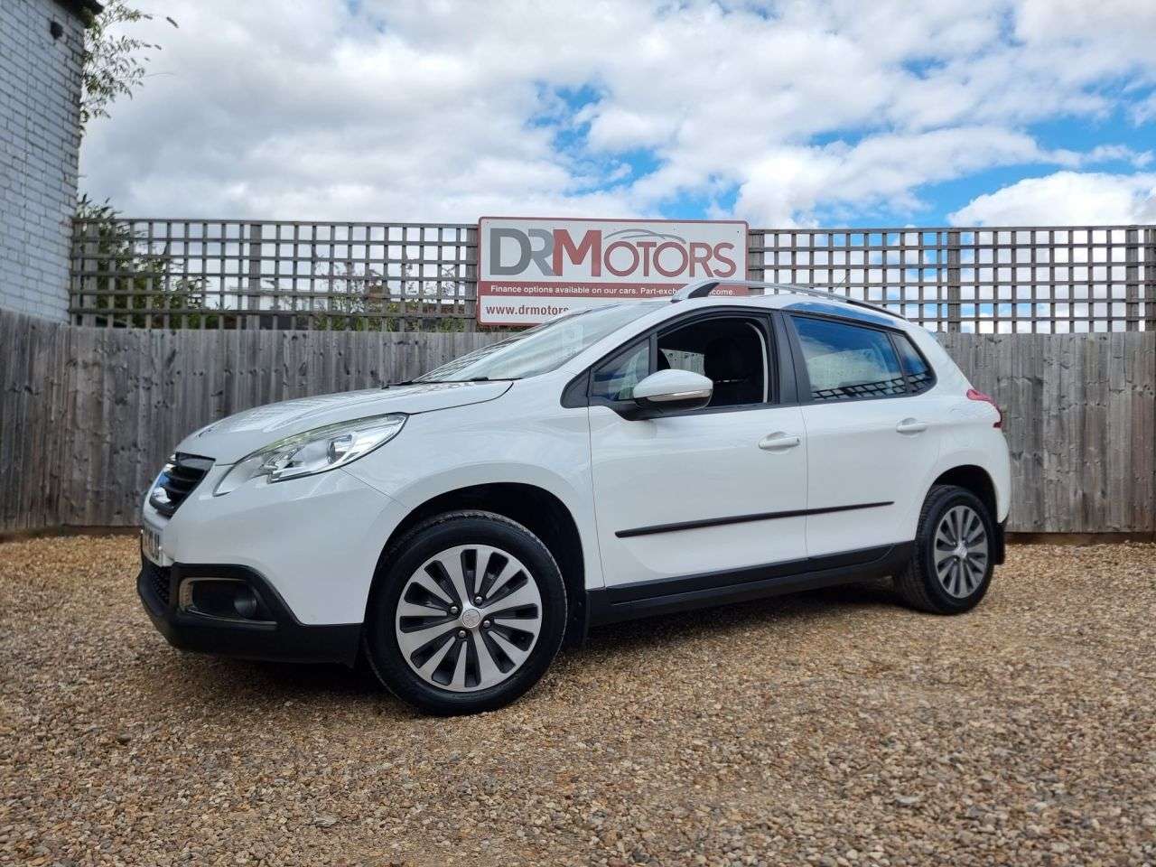 A 2014 PEUGEOT 2008 1.6 e-HDi Active SUV 5dr Diesel EGC Euro 5 (s/s) (92 ps) + SAT NAV + BLUETO A 2014 PEUGEOT 2008 1.6 e-HDi Active SUV 5dr Diesel EGC Euro 5 (s/s) (92 ps) + SAT NAV + BLUETO