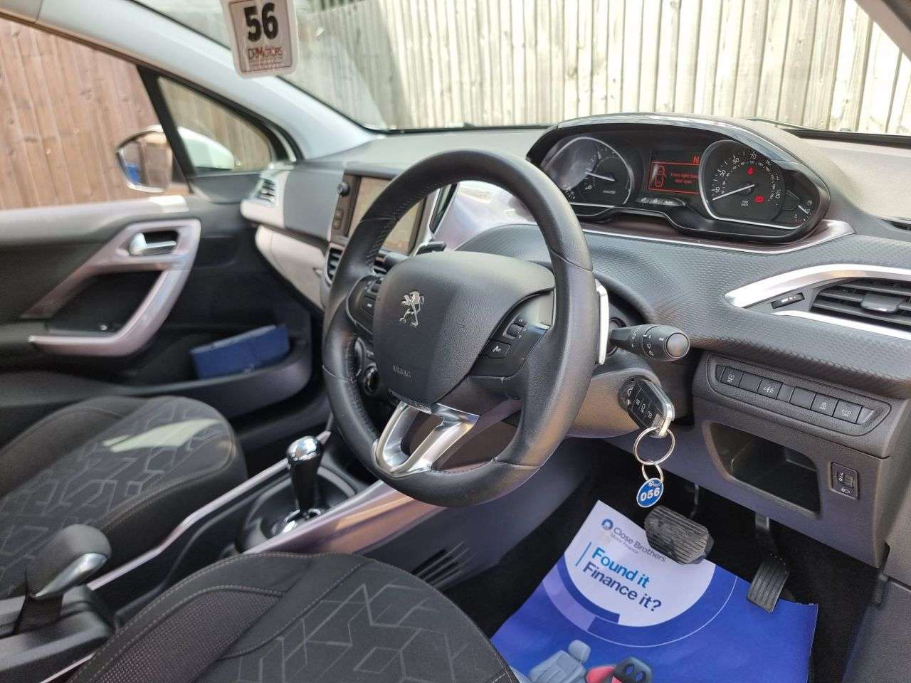 A 2014 PEUGEOT 2008 1.6 e-HDi Active SUV 5dr Diesel EGC Euro 5 (s/s) (92 ps) + SAT NAV + BLUETO A 2014 PEUGEOT 2008 1.6 e-HDi Active SUV 5dr Diesel EGC Euro 5 (s/s) (92 ps) + SAT NAV + BLUETO