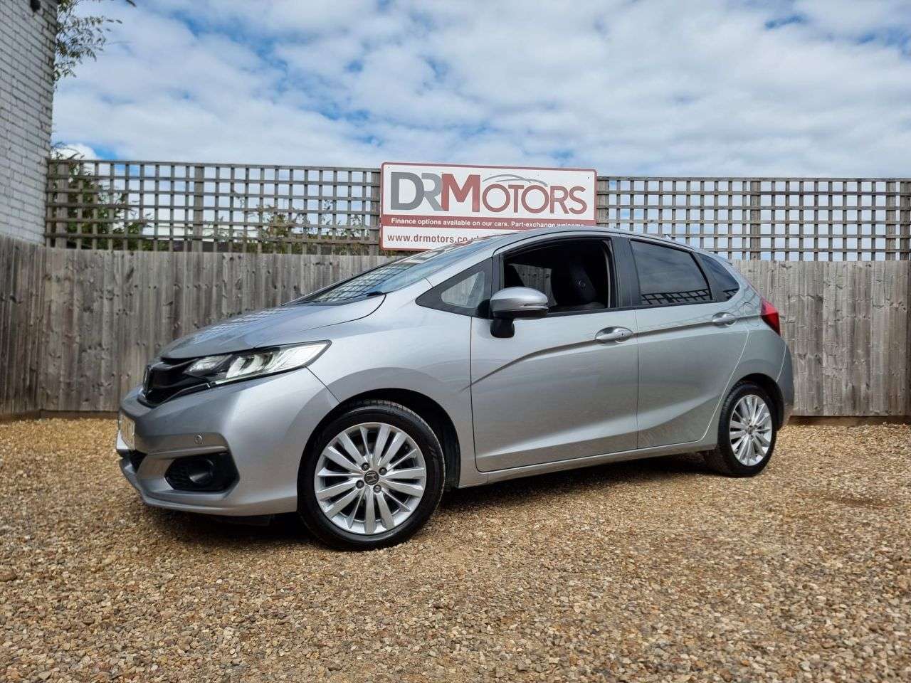 A 2018 HONDA JAZZ 1.3 i-VTEC EX Navi Hatchback 5dr Petrol CVT Euro 6 (s/s) (102 ps) SAT NAV + A 2018 HONDA JAZZ 1.3 i-VTEC EX Navi Hatchback 5dr Petrol CVT Euro 6 (s/s) (102 ps) SAT NAV +