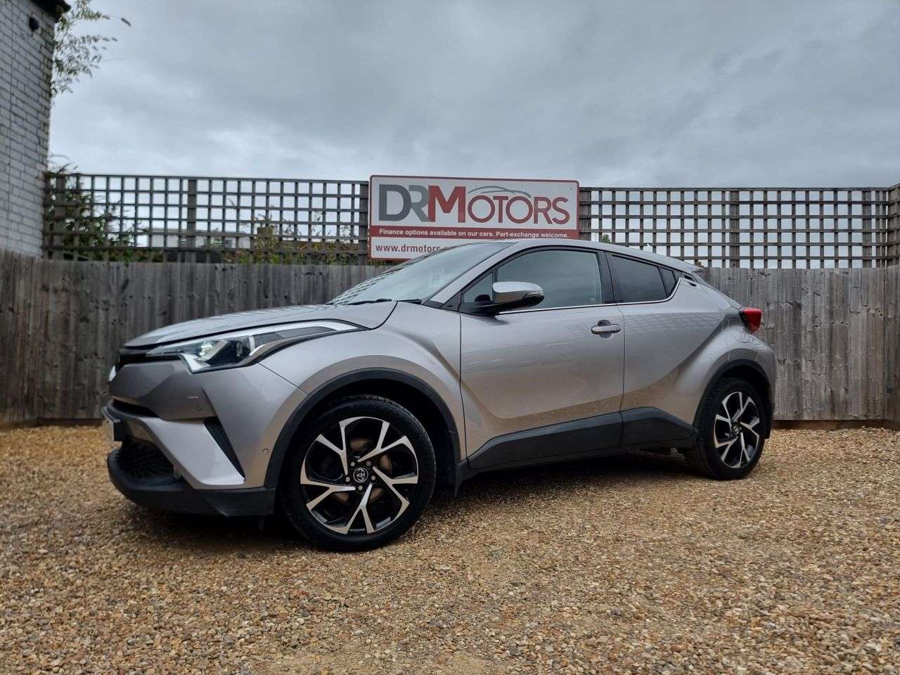 A 2018 TOYOTA C-HR 1.2 VVT-i Design SUV 5dr Petrol Manual Euro 6 (s/s) (116 ps) SAT NAV + SENS A 2018 TOYOTA C-HR 1.2 VVT-i Design SUV 5dr Petrol Manual Euro 6 (s/s) (116 ps) SAT NAV + SENS