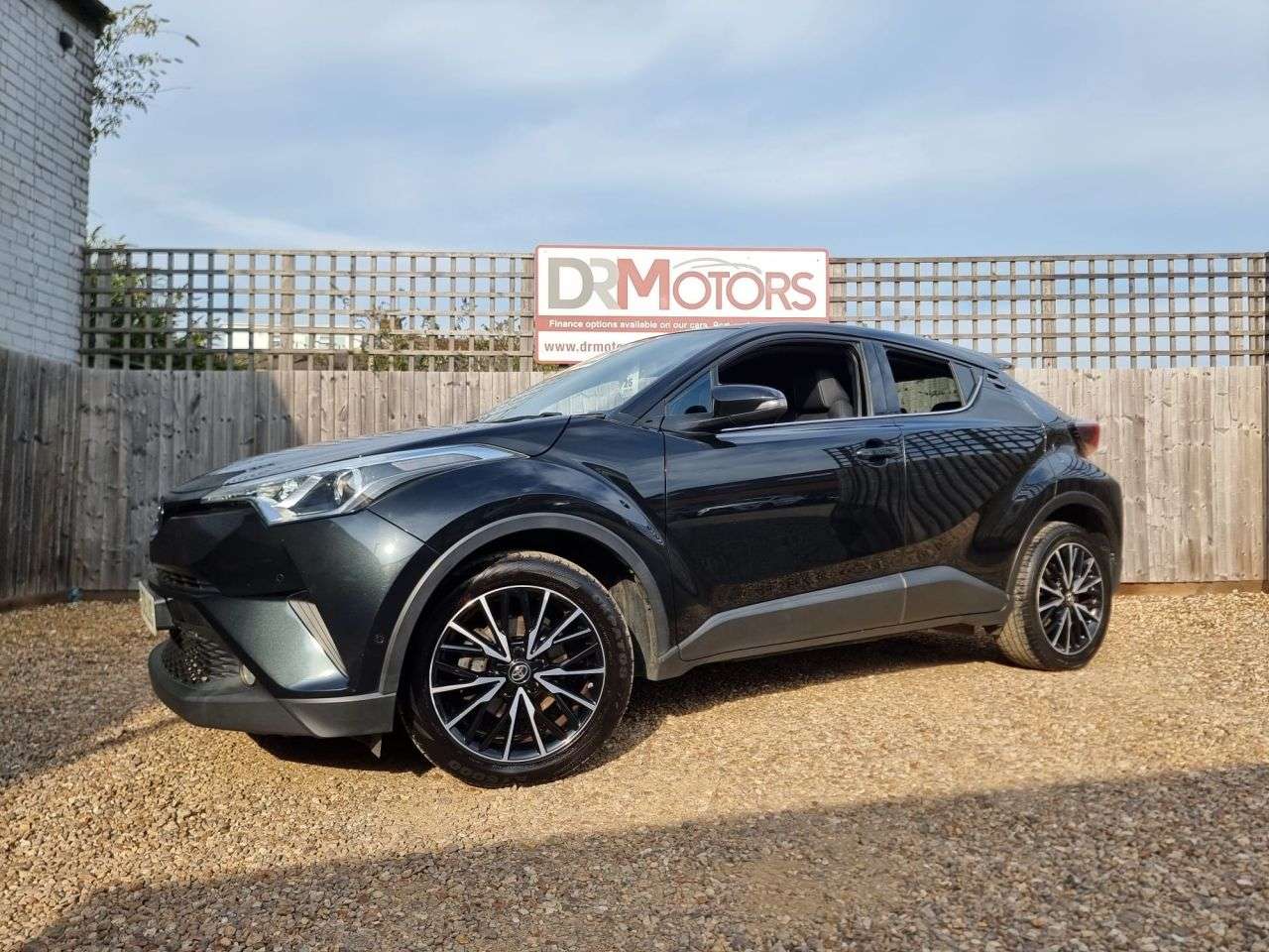 A 2019 TOYOTA C-HR 1.2 VVT-i Excel SUV 5dr Petrol Manual Euro 6 (s/s) (116 ps) SAT NAV + R/CAM A 2019 TOYOTA C-HR 1.2 VVT-i Excel SUV 5dr Petrol Manual Euro 6 (s/s) (116 ps) SAT NAV + R/CAM
