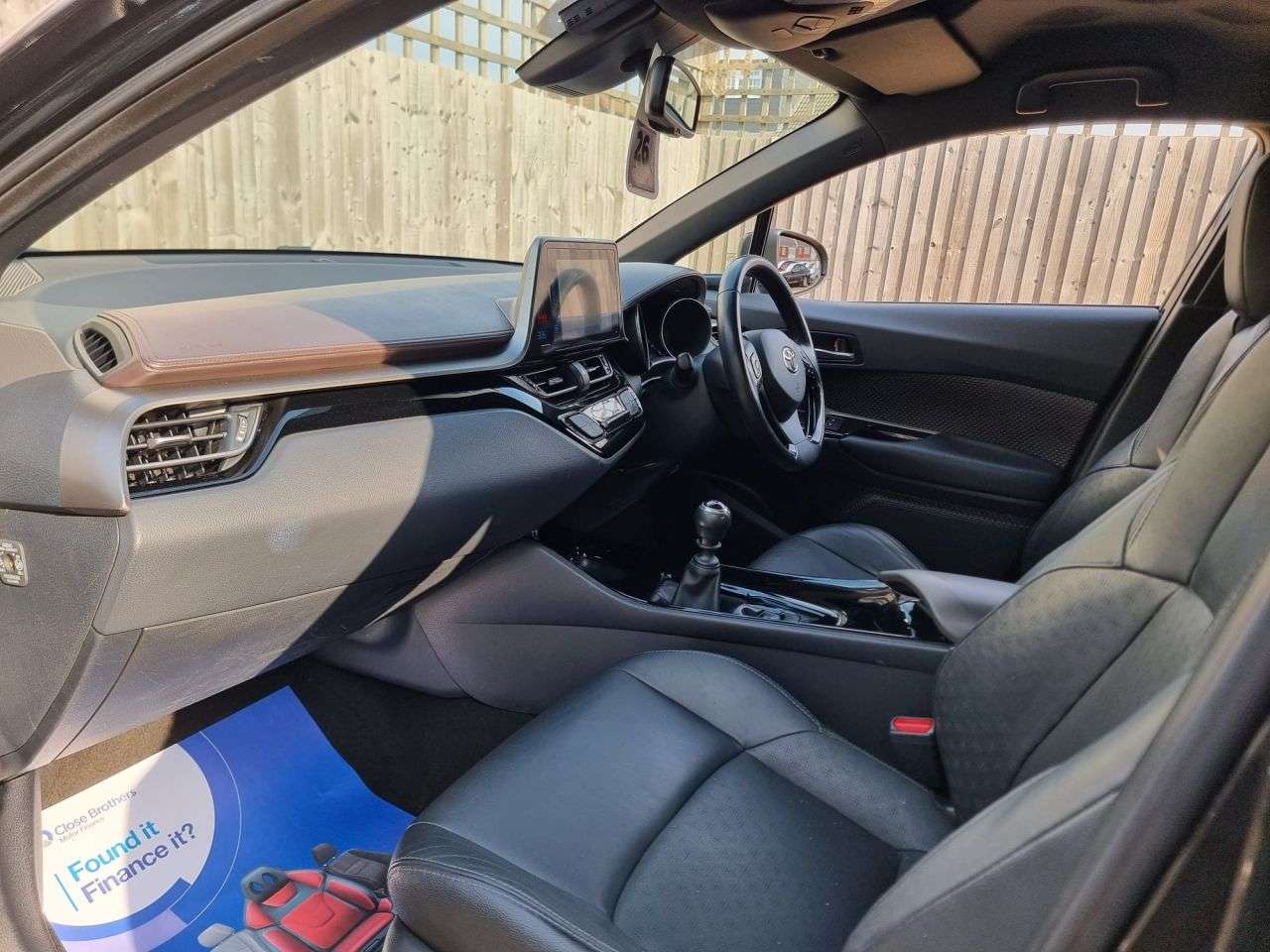 A 2019 TOYOTA C-HR 1.2 VVT-i Excel SUV 5dr Petrol Manual Euro 6 (s/s) (116 ps) SAT NAV + R/CAM A 2019 TOYOTA C-HR 1.2 VVT-i Excel SUV 5dr Petrol Manual Euro 6 (s/s) (116 ps) SAT NAV + R/CAM