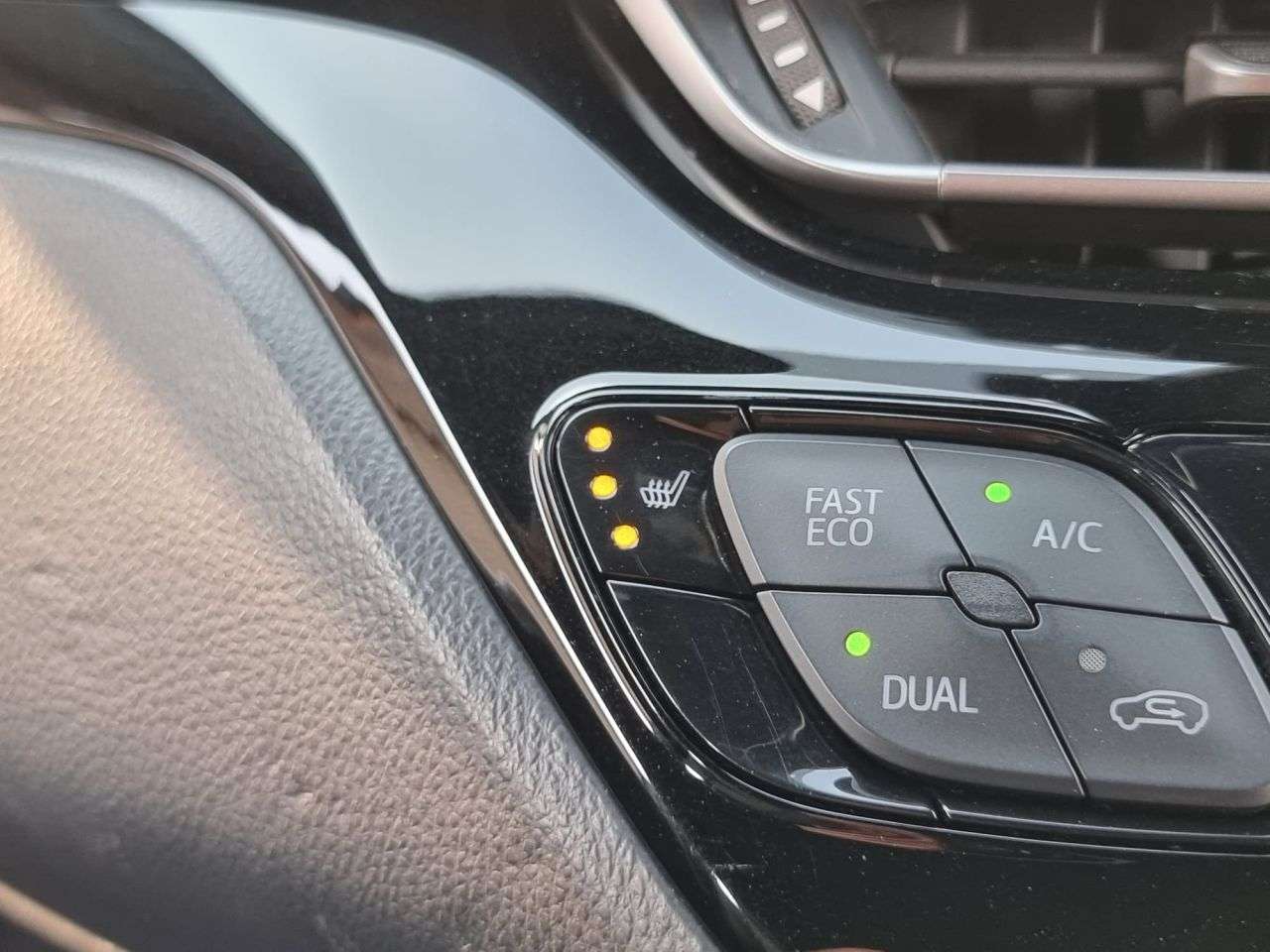 2019 TOYOTA C-HR 2019 TOYOTA C-HR