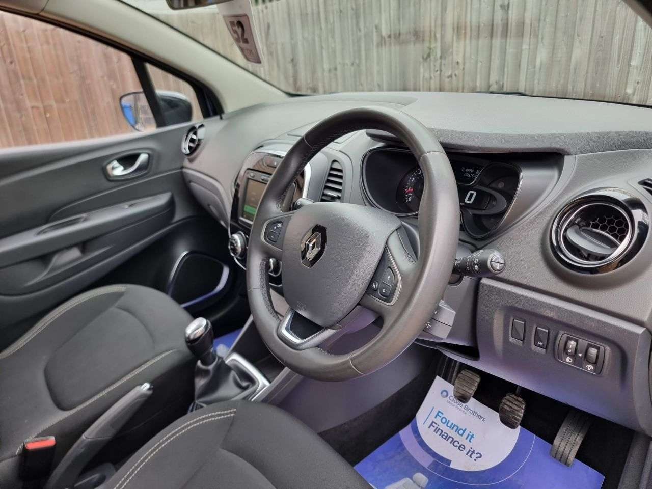 A 2019 RENAULT CAPTUR 1.5 dCi ENERGY Iconic SUV 5dr Diesel Manual Euro 6 (s/s) (90 ps) SAT NAV + A 2019 RENAULT CAPTUR 1.5 dCi ENERGY Iconic SUV 5dr Diesel Manual Euro 6 (s/s) (90 ps) SAT NAV +