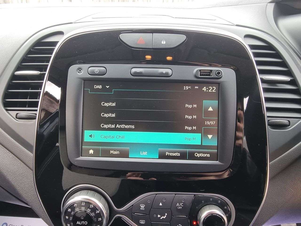 2019 RENAULT CAPTUR 2019 RENAULT CAPTUR