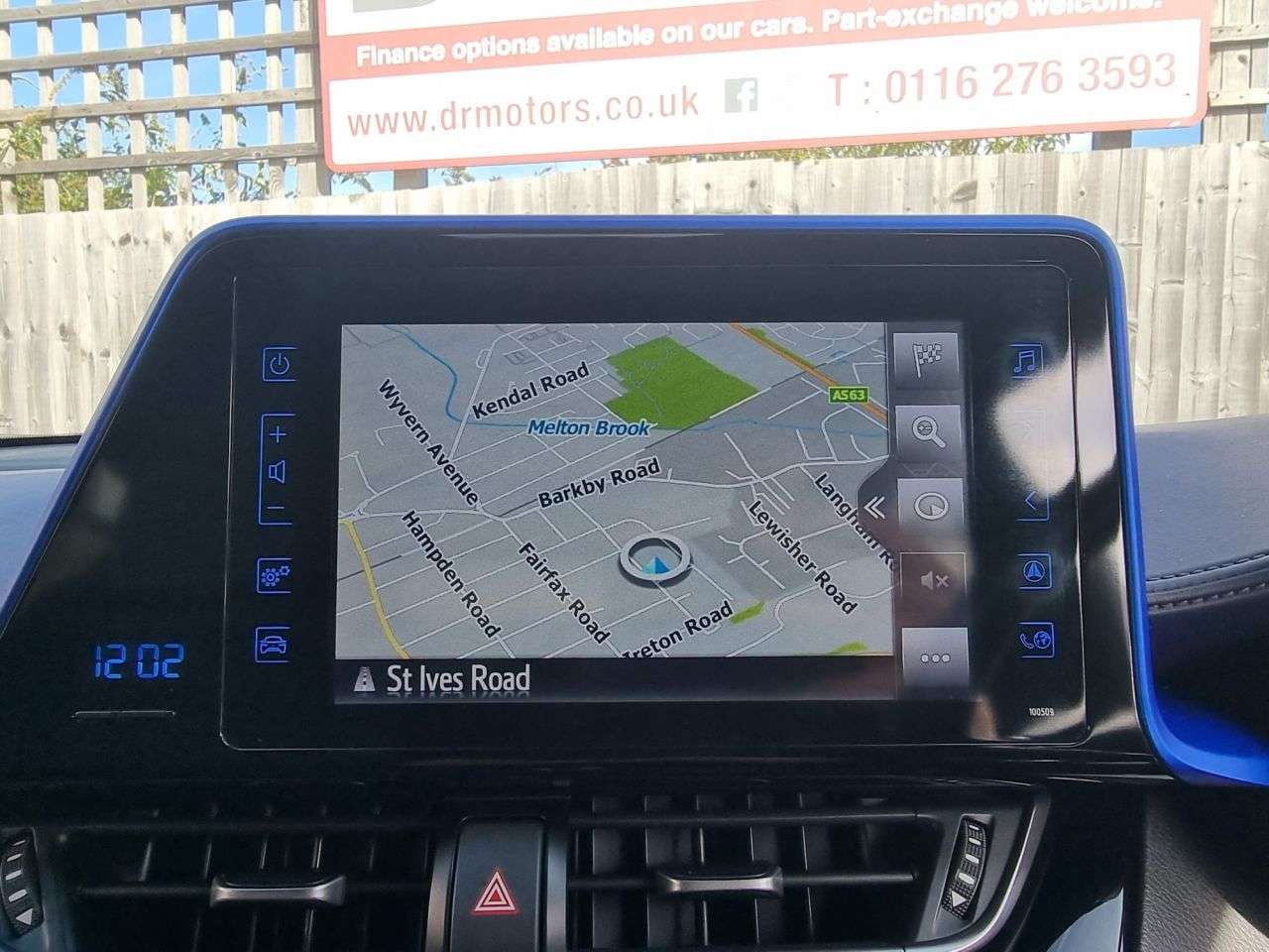 A 2017 TOYOTA C-HR 1.2 VVT-i Dynamic SUV 5dr Petrol Manual Euro 6 (s/s) (115 ps) + SAT NAV + R A 2017 TOYOTA C-HR 1.2 VVT-i Dynamic SUV 5dr Petrol Manual Euro 6 (s/s) (115 ps) + SAT NAV + R