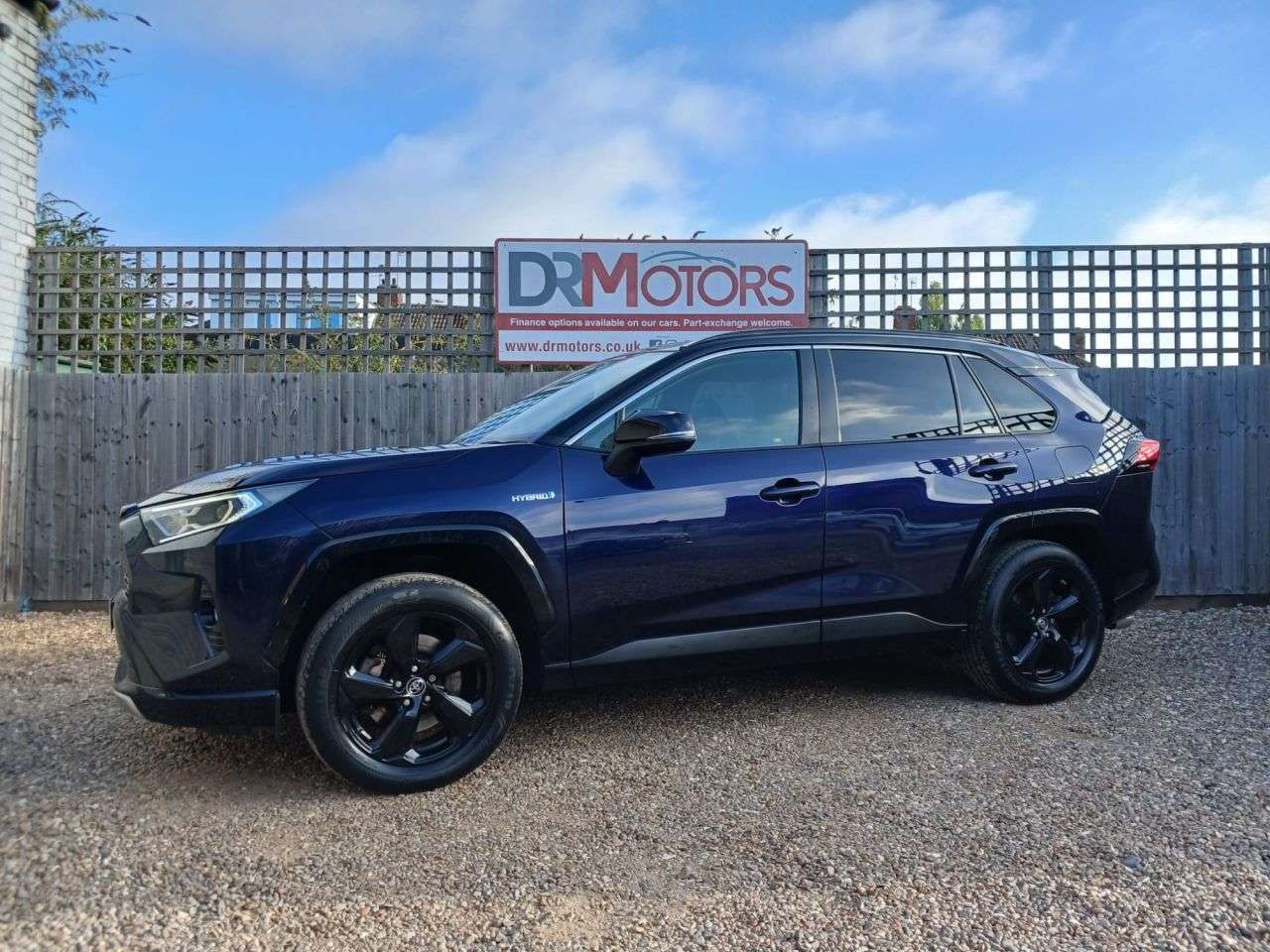 A 2019 TOYOTA RAV4 2.5 VVT-h Dynamic SUV 5dr Petrol Hybrid CVT 4WD Euro 6 (s/s) (222 ps) + SAT A 2019 TOYOTA RAV4 2.5 VVT-h Dynamic SUV 5dr Petrol Hybrid CVT 4WD Euro 6 (s/s) (222 ps) + SAT