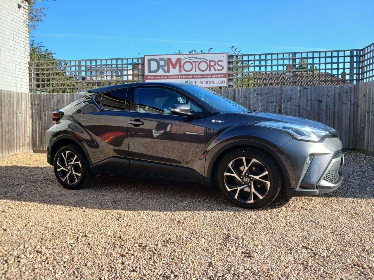 A 2020 TOYOTA C-HR 1.8 VVT-h Design SUV 5dr Petrol Hybrid CVT Euro 6 (s/s) (122 ps) 1 OWNER+ S A 2020 TOYOTA C-HR 1.8 VVT-h Design SUV 5dr Petrol Hybrid CVT Euro 6 (s/s) (122 ps) 1 OWNER+ S