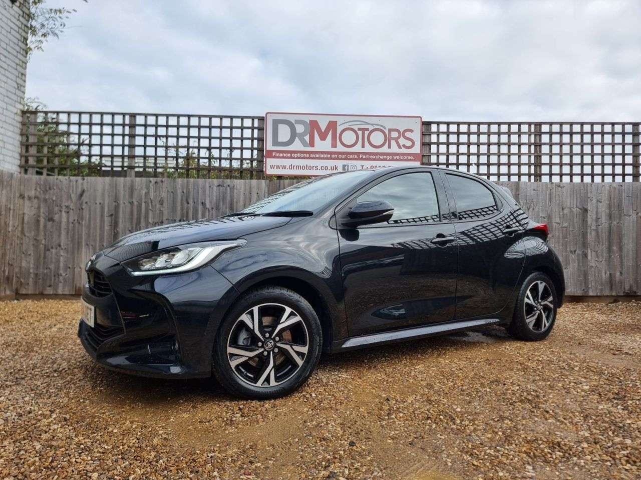A 2024 TOYOTA YARIS 1.5 VVT-h Design Hatchback 5dr Petrol Hybrid E-CVT Euro 6 (s/s) (116 ps) AP A 2024 TOYOTA YARIS 1.5 VVT-h Design Hatchback 5dr Petrol Hybrid E-CVT Euro 6 (s/s) (116 ps) AP