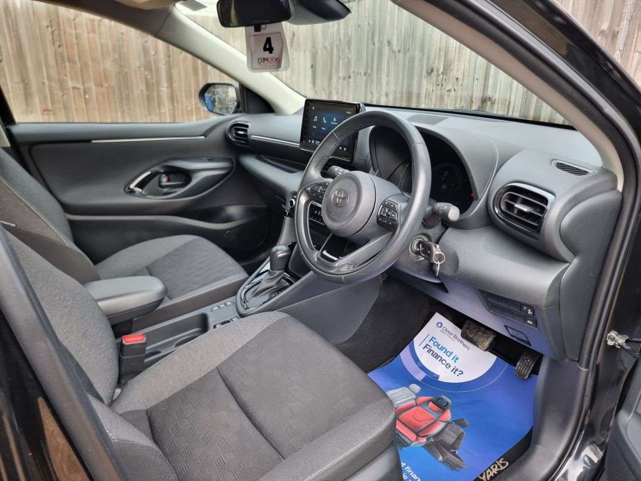 A 2024 TOYOTA YARIS 1.5 VVT-h Design Hatchback 5dr Petrol Hybrid E-CVT Euro 6 (s/s) (116 ps) AP A 2024 TOYOTA YARIS 1.5 VVT-h Design Hatchback 5dr Petrol Hybrid E-CVT Euro 6 (s/s) (116 ps) AP