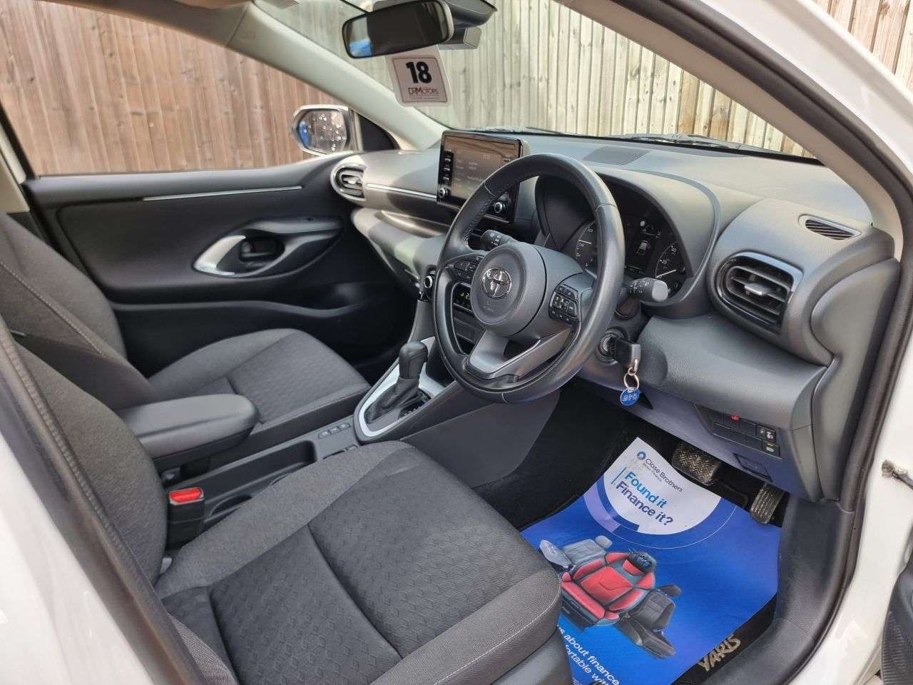 A 2022 TOYOTA YARIS 1.5 VVT-h Icon Hatchback 5dr Petrol Hybrid E-CVT Euro 6 (s/s) (116 ps) + 1 A 2022 TOYOTA YARIS 1.5 VVT-h Icon Hatchback 5dr Petrol Hybrid E-CVT Euro 6 (s/s) (116 ps) + 1