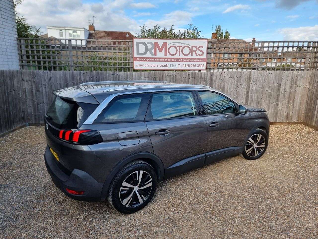 2019 PEUGEOT 5008 2019 PEUGEOT 5008