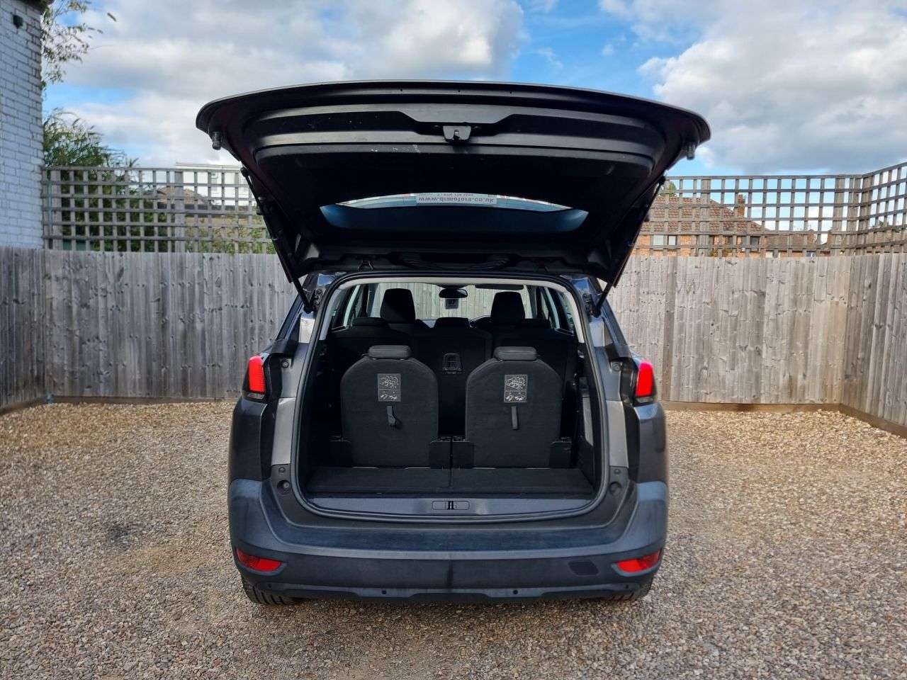 2019 PEUGEOT 5008 2019 PEUGEOT 5008