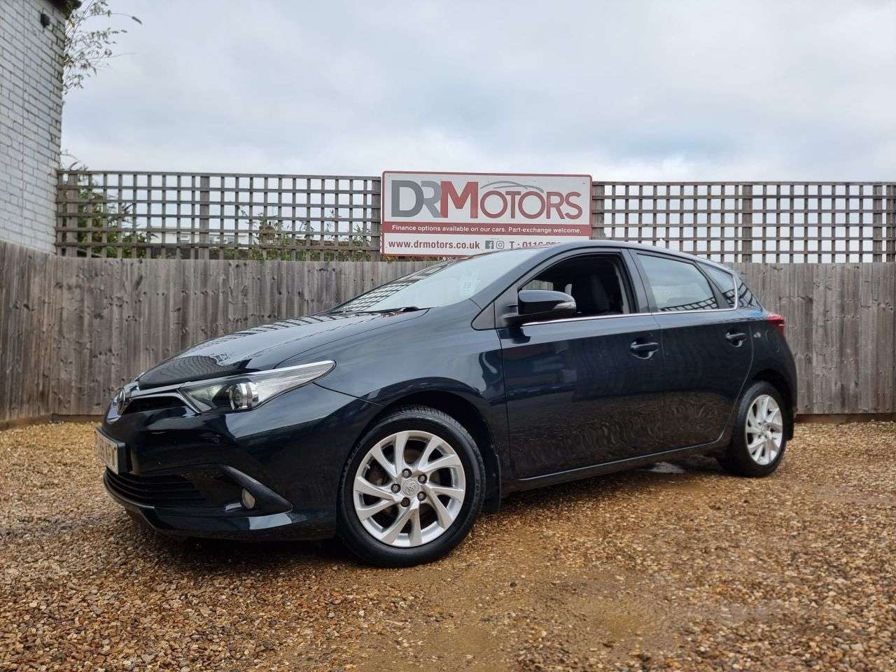 A 2016 TOYOTA AURIS 1.2 VVT-i Business Edition Hatchback 5dr Petrol Manual Euro 6 (s/s) (116 ps A 2016 TOYOTA AURIS 1.2 VVT-i Business Edition Hatchback 5dr Petrol Manual Euro 6 (s/s) (116 ps