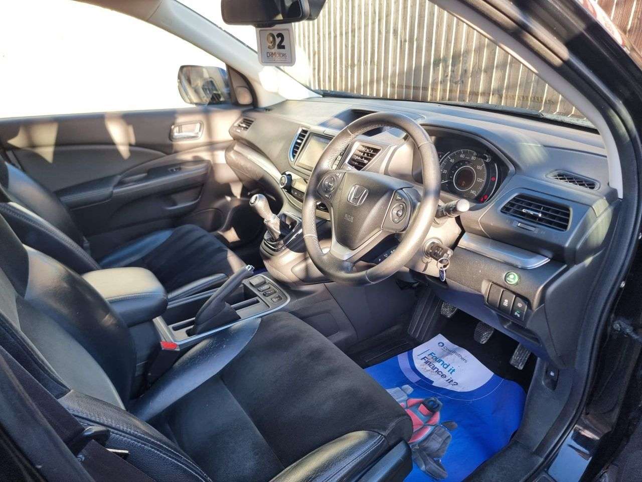 A 2016 HONDA CR-V 2.0 i-VTEC SR SUV 5dr Petrol Manual 4WD Euro 6 (s/s) (155 ps) SAT NAV + R/C A 2016 HONDA CR-V 2.0 i-VTEC SR SUV 5dr Petrol Manual 4WD Euro 6 (s/s) (155 ps) SAT NAV + R/C