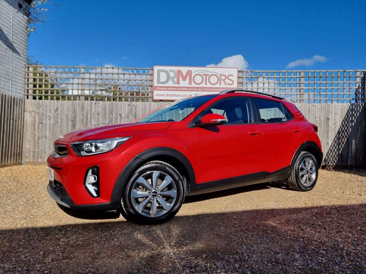 A 2023 KIA STONIC 1.0 T-GDi 2 SUV 5dr Petrol DCT Euro 6 (s/s) (99 bhp) APPLE CARPLAY + BLUETO A 2023 KIA STONIC 1.0 T-GDi 2 SUV 5dr Petrol DCT Euro 6 (s/s) (99 bhp) APPLE CARPLAY + BLUETO