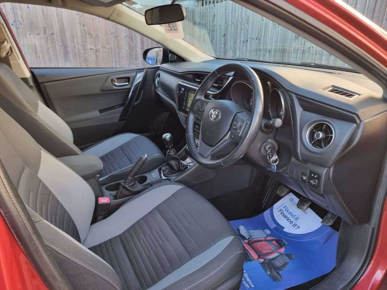 A 2016 TOYOTA AURIS 1.2 VVT-i Design Touring Sports 5dr Petrol Manual Euro 6 (s/s) (116 ps) + S A 2016 TOYOTA AURIS 1.2 VVT-i Design Touring Sports 5dr Petrol Manual Euro 6 (s/s) (116 ps) + S