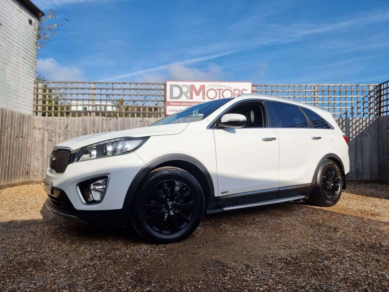 A 2015 KIA SORENTO 2.2 CRDi KX-2 SUV 5dr Diesel Manual AWD Euro 6 (s/s) (197 bhp) 7 SEATER + S A 2015 KIA SORENTO 2.2 CRDi KX-2 SUV 5dr Diesel Manual AWD Euro 6 (s/s) (197 bhp) 7 SEATER + S