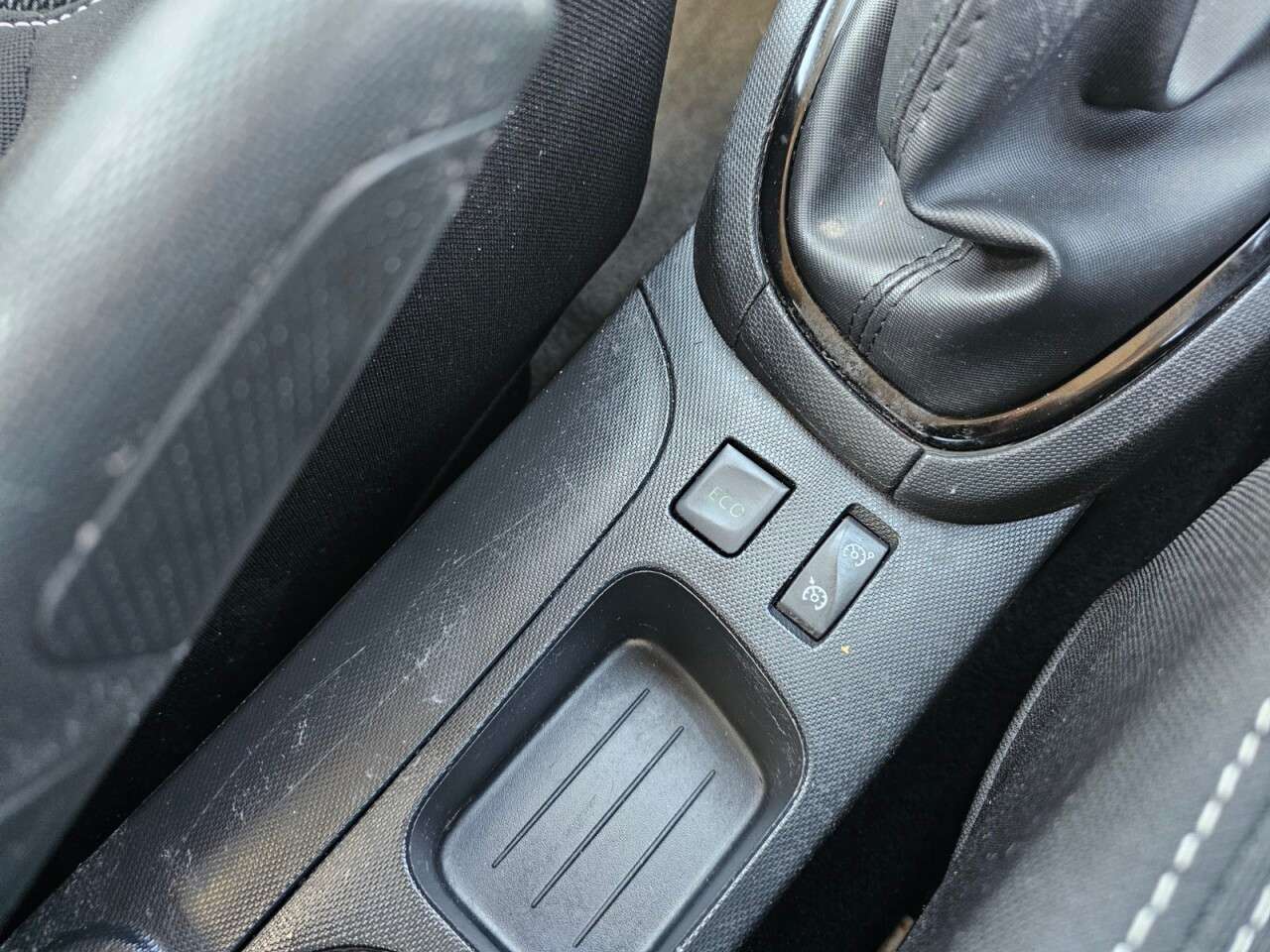 2015 RENAULT CLIO 2015 RENAULT CLIO