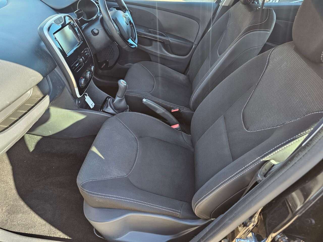 2015 RENAULT CLIO 2015 RENAULT CLIO