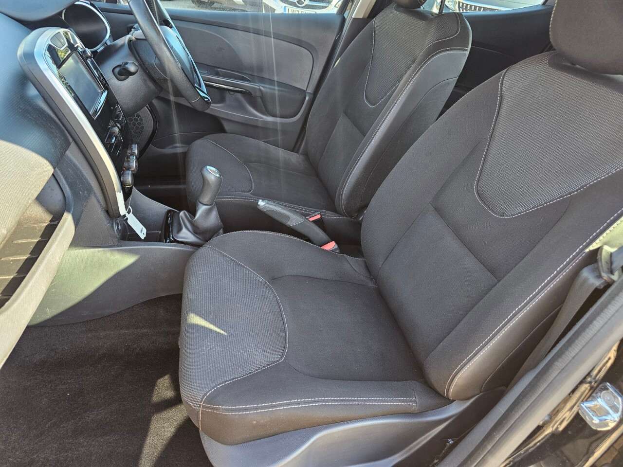 2015 RENAULT CLIO 2015 RENAULT CLIO