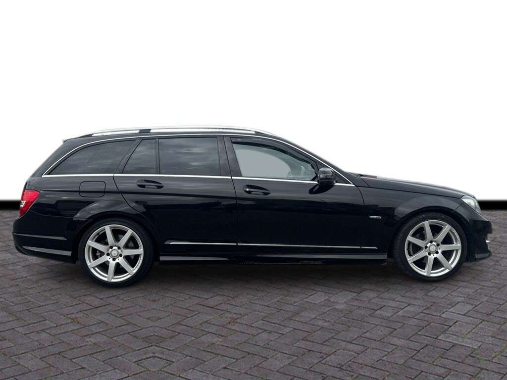 A 2011 MERCEDES-BENZ C-CLASS 2.1 C250 CDI BlueEfficiency Sport Edition 125 Estate 5dr Diesel G-Tronic+ E A 2011 MERCEDES-BENZ C-CLASS 2.1 C250 CDI BlueEfficiency Sport Edition 125 Estate 5dr Diesel G-Tronic+ E
