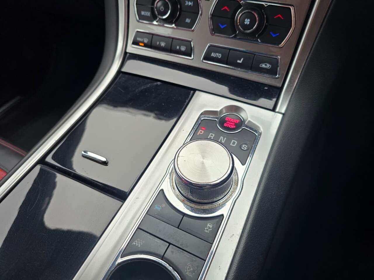 2015 JAGUAR XF 2015 JAGUAR XF