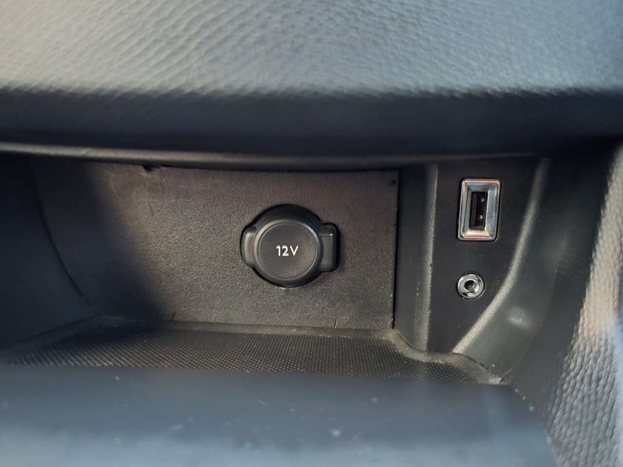 2016 PEUGEOT 308 2016 PEUGEOT 308