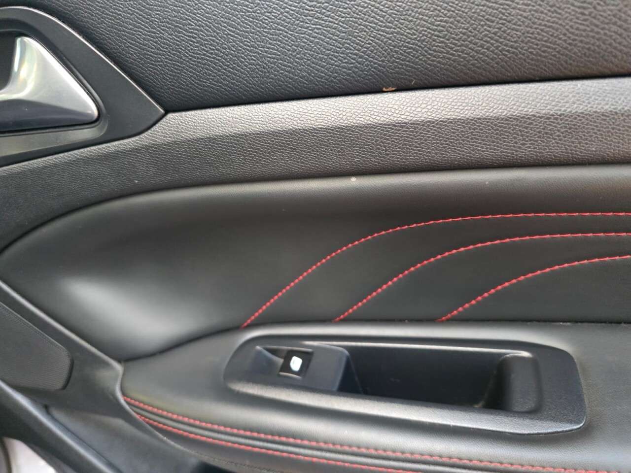 2016 PEUGEOT 308 2016 PEUGEOT 308