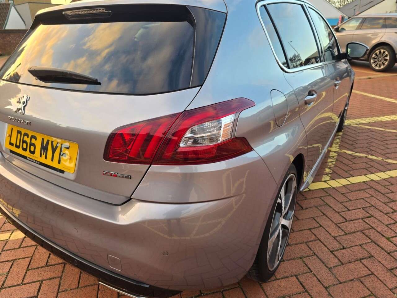 2016 PEUGEOT 308 2016 PEUGEOT 308