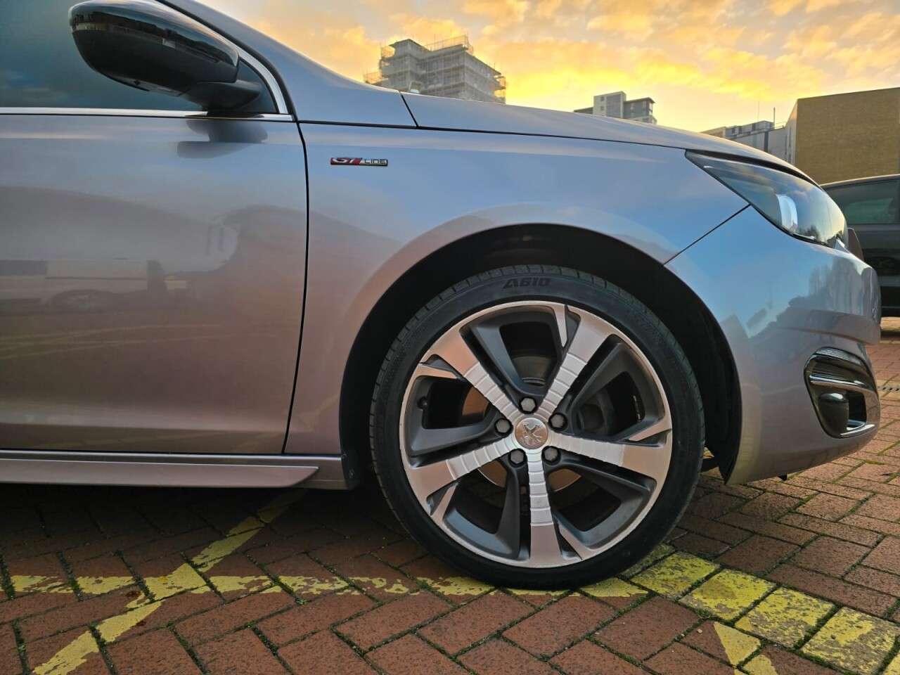 2016 PEUGEOT 308 2016 PEUGEOT 308