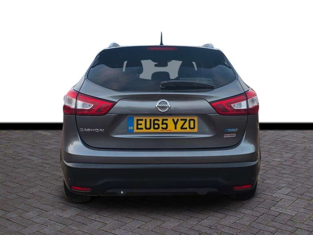 A 2015 NISSAN QASHQAI 1.5 dCi Tekna SUV 5dr Diesel Manual 2WD Euro 5 (s/s) (110 ps) 6 Months warr A 2015 NISSAN QASHQAI 1.5 dCi Tekna SUV 5dr Diesel Manual 2WD Euro 5 (s/s) (110 ps) 6 Months warr