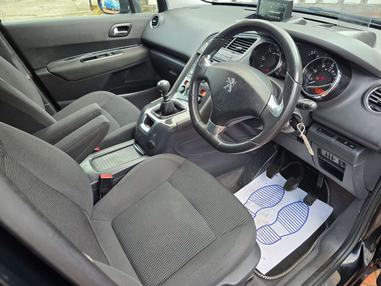 2014 PEUGEOT 5008 2014 PEUGEOT 5008