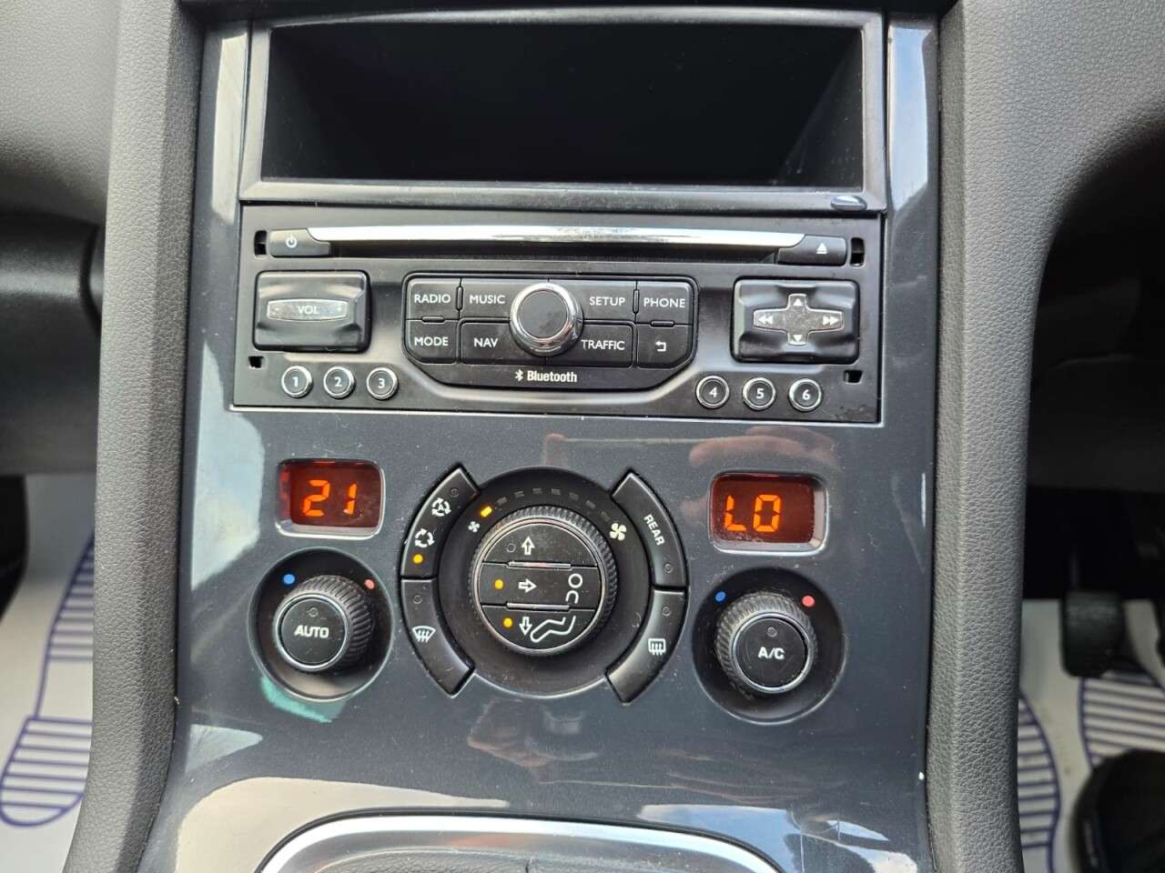 2014 PEUGEOT 5008 2014 PEUGEOT 5008