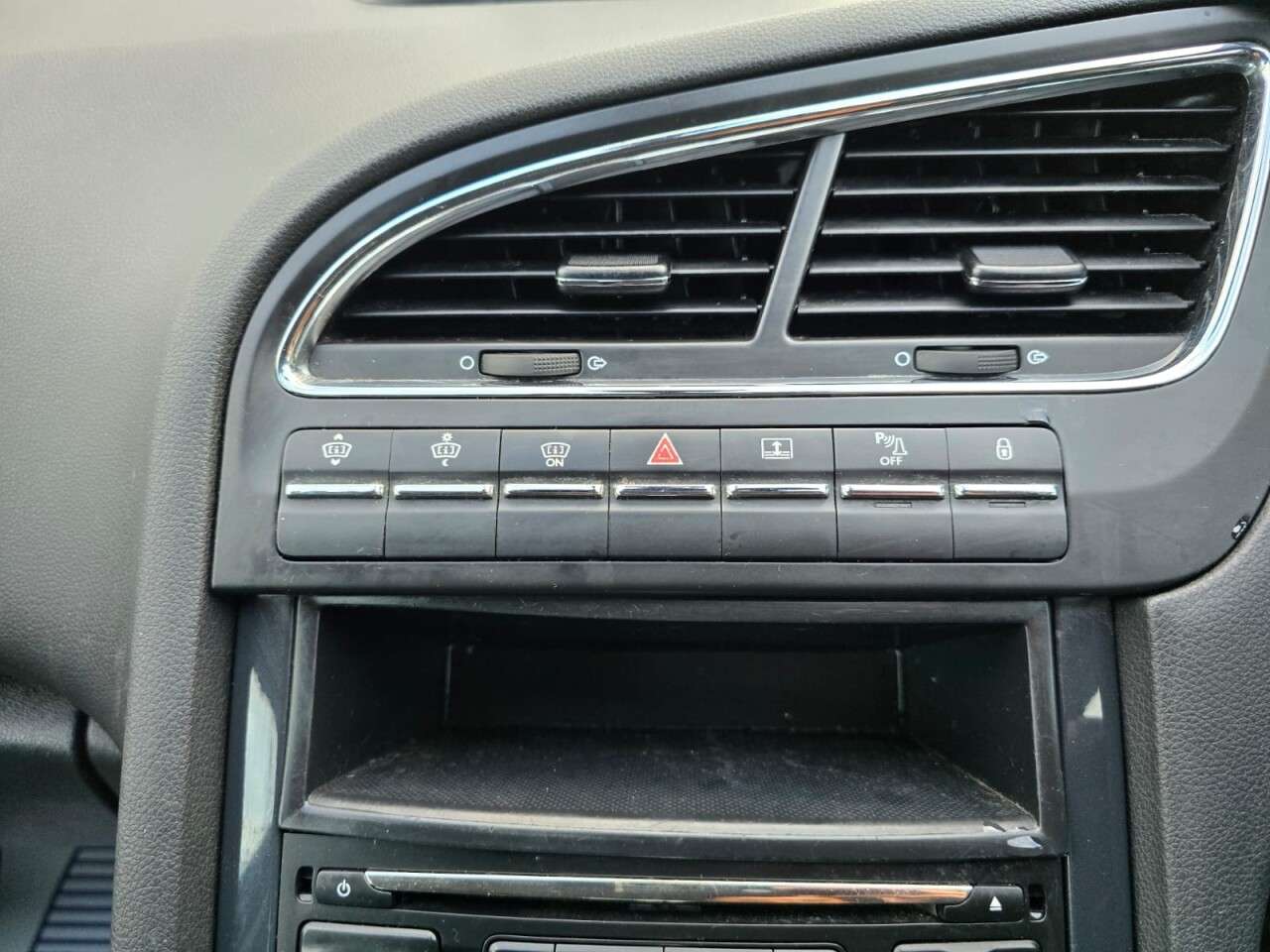 2014 PEUGEOT 5008 2014 PEUGEOT 5008