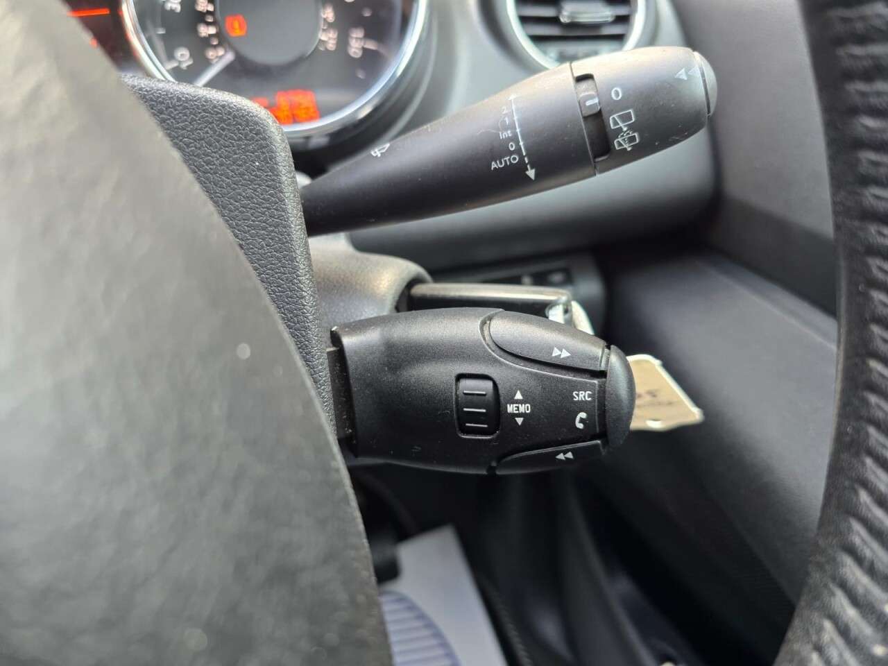 2014 PEUGEOT 5008 2014 PEUGEOT 5008