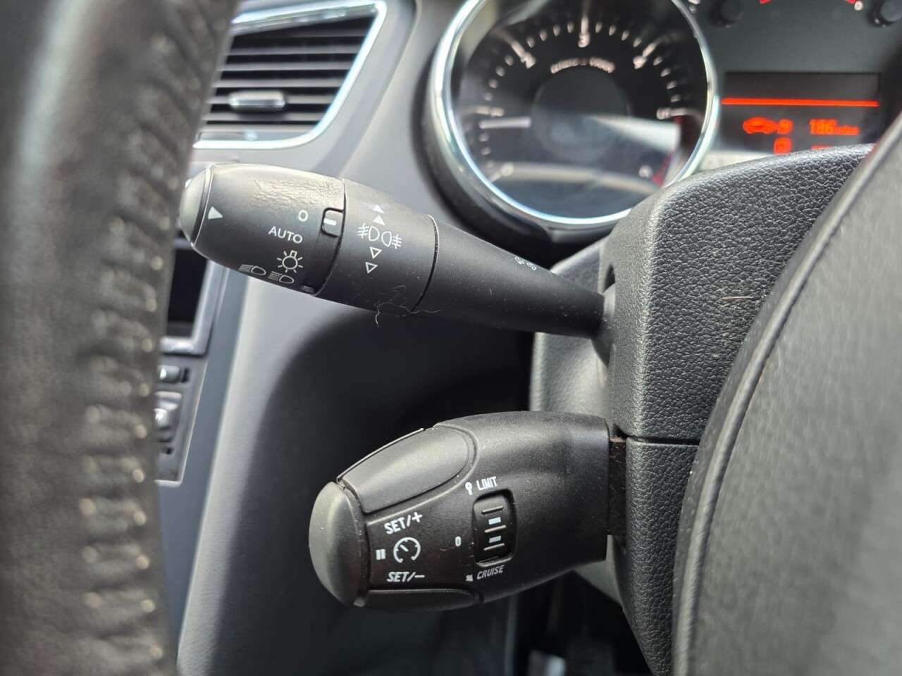 2014 PEUGEOT 5008 2014 PEUGEOT 5008