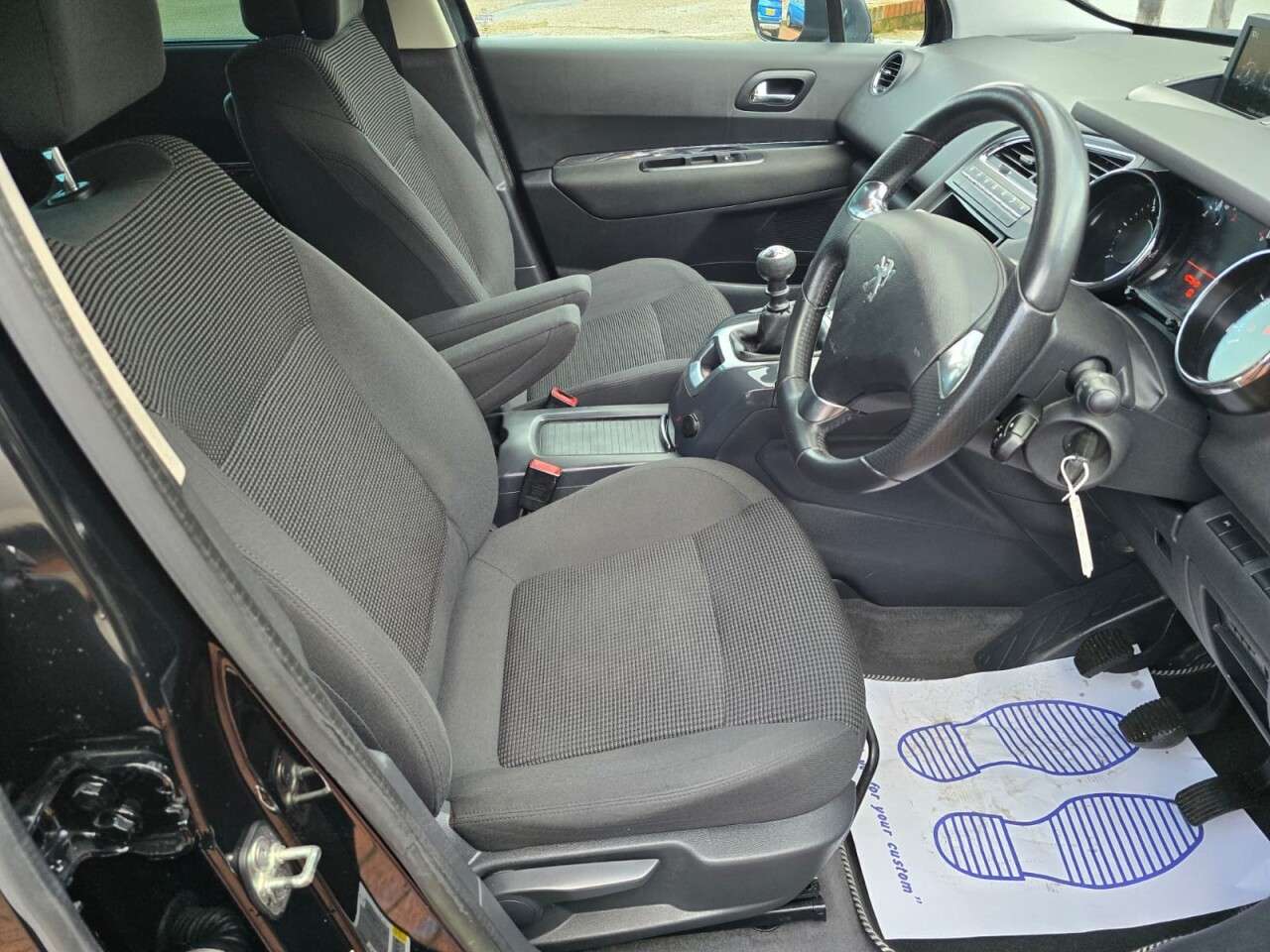 2014 PEUGEOT 5008 2014 PEUGEOT 5008