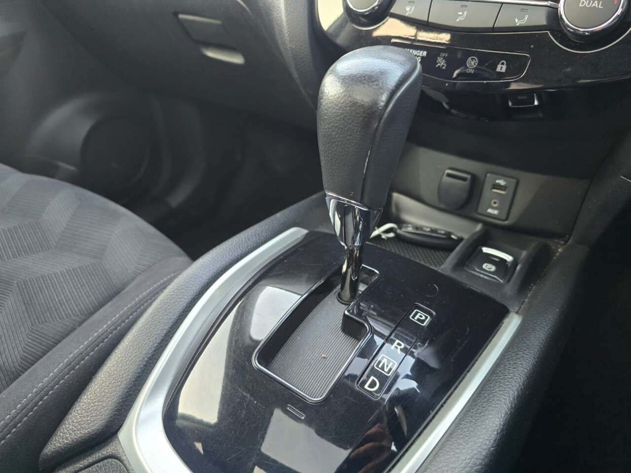 2015 NISSAN X-TRAIL 2015 NISSAN X-TRAIL