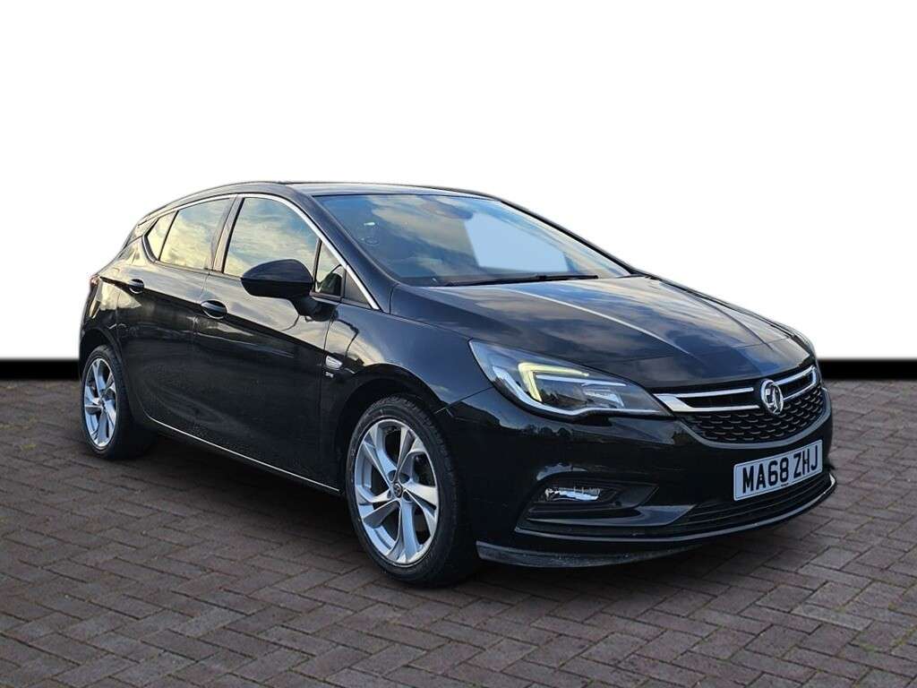 A 2018 VAUXHALL ASTRA 1.6 CDTi BlueInjection SRi Nav Hatchback 5dr Diesel Auto Euro 6 (s/s) (136 A 2018 VAUXHALL ASTRA 1.6 CDTi BlueInjection SRi Nav Hatchback 5dr Diesel Auto Euro 6 (s/s) (136