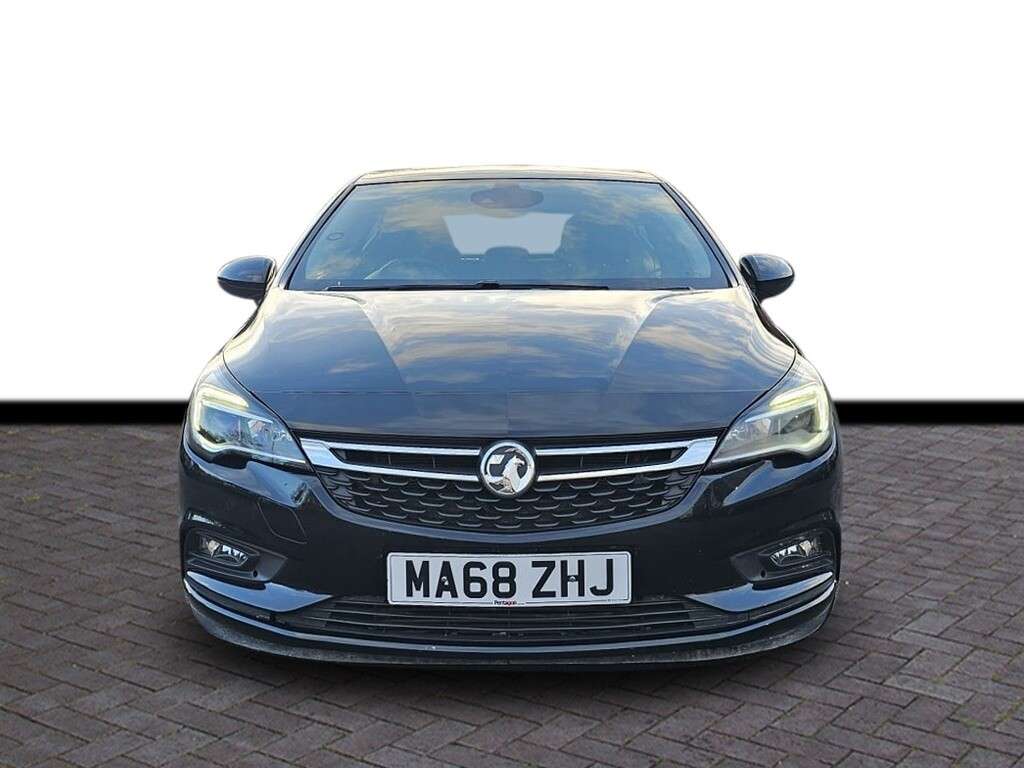 A 2018 VAUXHALL ASTRA 1.6 CDTi BlueInjection SRi Nav Hatchback 5dr Diesel Auto Euro 6 (s/s) (136 A 2018 VAUXHALL ASTRA 1.6 CDTi BlueInjection SRi Nav Hatchback 5dr Diesel Auto Euro 6 (s/s) (136