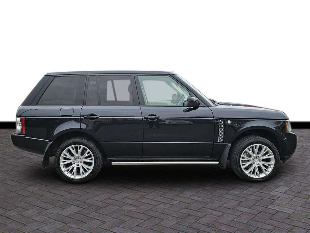 A 2011 LAND ROVER RANGE ROVER 4.4 TD V8 Autobiography SUV 5dr Diesel Auto 4WD Euro 5 (313 bhp) 6 month wa A 2011 LAND ROVER RANGE ROVER 4.4 TD V8 Autobiography SUV 5dr Diesel Auto 4WD Euro 5 (313 bhp) 6 month wa